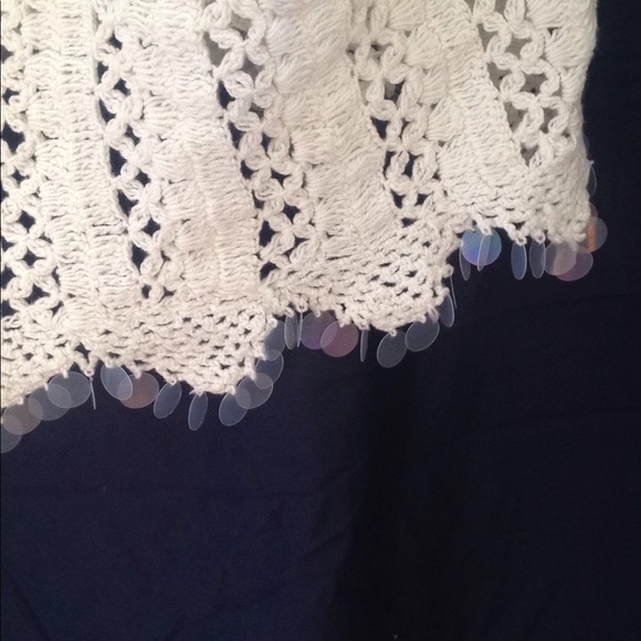 FINAL MARKDOWN Raiment Fashions Cami-Style Crocheted top medium - Picture 4 of 5